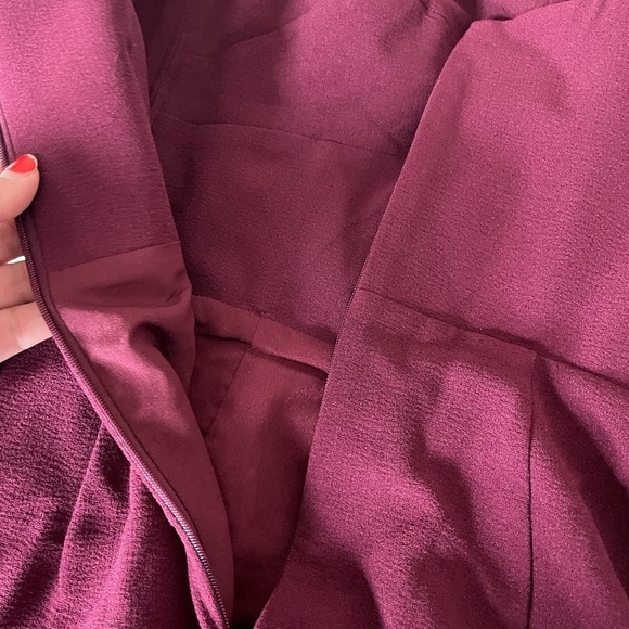 Dress the Poplulation burgundy Kai ruffle open slit maxi dress - Picture 11 of 12